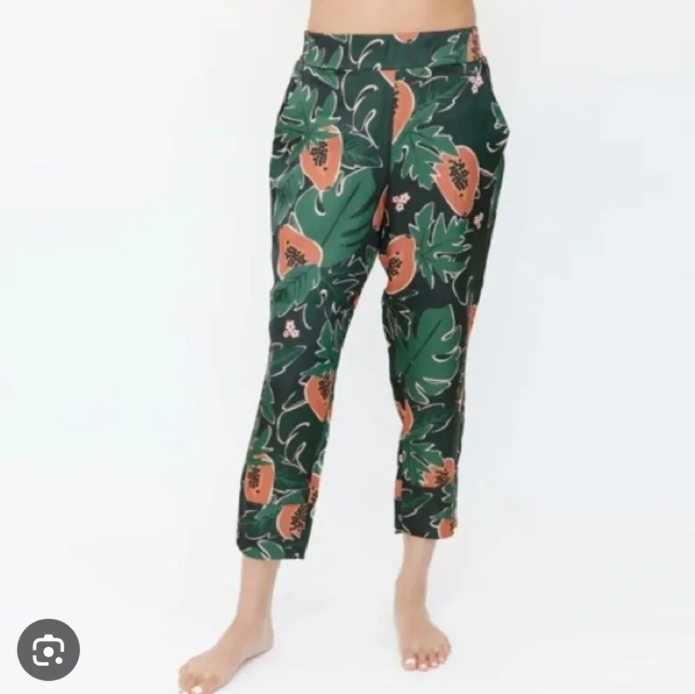 Smash + Tess - Birds Papaya - Silk Papaya Print Pants - Size Small - Picture 3 of 7